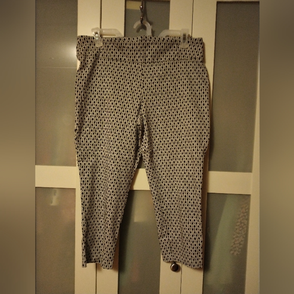 Ladies Capri Pants
